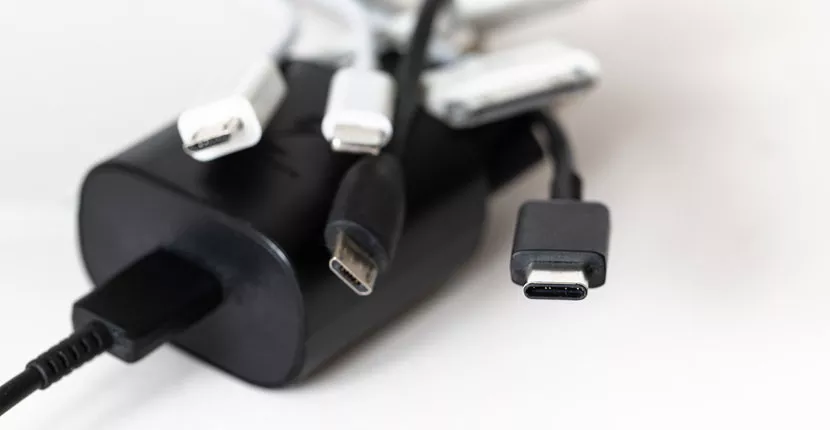 تفاوت USB-C و Lightning